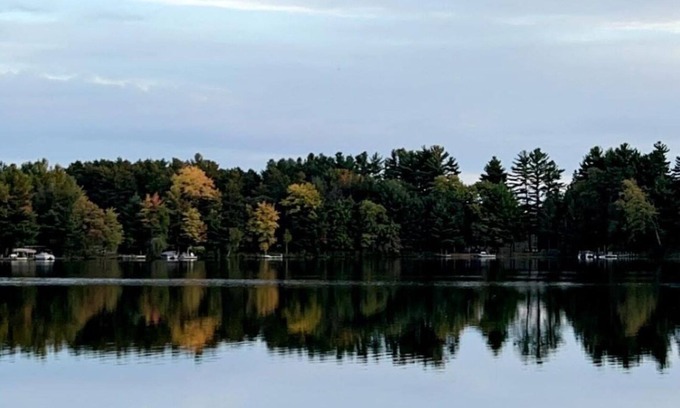 Wild Rose House | Charming Lake House!