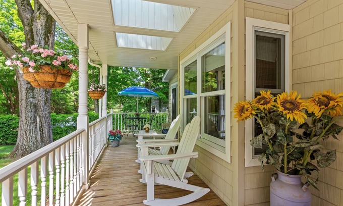 Lake Michigan Beach House | Charming Lake Michigan Getaway w/Private Beach Access and large yard
