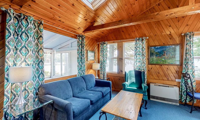 Windham Cottage | Charming Lakefront Cottage with Screened Porch, Firepit, Canoe & WiFi - 1 Dog OK