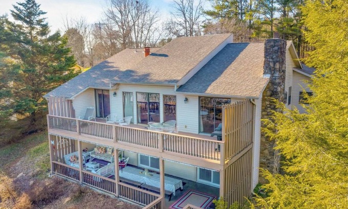 Chickamauga Lake House | Charming Lakefront Oasis, Spacious, Self Check-In