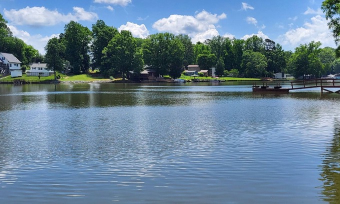 Southmont House | Charming Lakefront Retreat: Your Perfect Waterfront Getaway