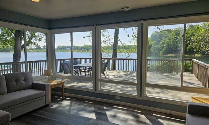 Bradley Cottage | Charming Lakefront Retreat with Sandy Beach – Perfect Getaway