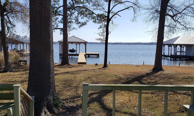 Long Branch House | Charming Lakehouse in Peaceful Setting