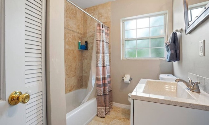 Lakeshore South House | ~Charming Lakeshore Home, 3 Bedrms, Nr NAS Jax~