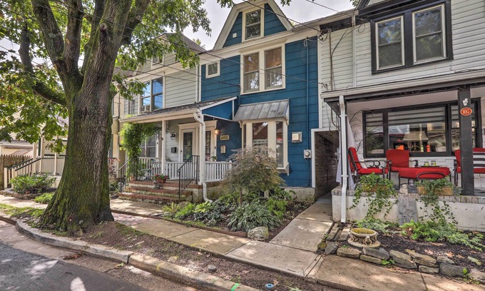 Lambertville House | Charming Lambertville Retreat - 1 Mi to River!