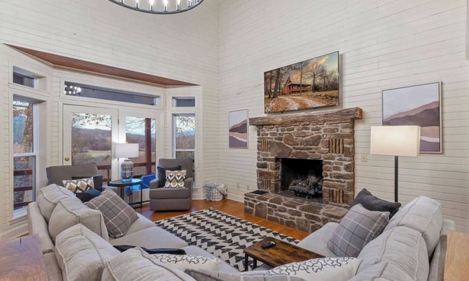 Jasper Other | Charming Large Farm House/Hot Tub & Game Room