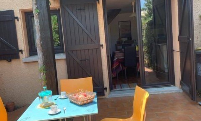 Les Arenes Apartment | Charming little house with lovely outdoor