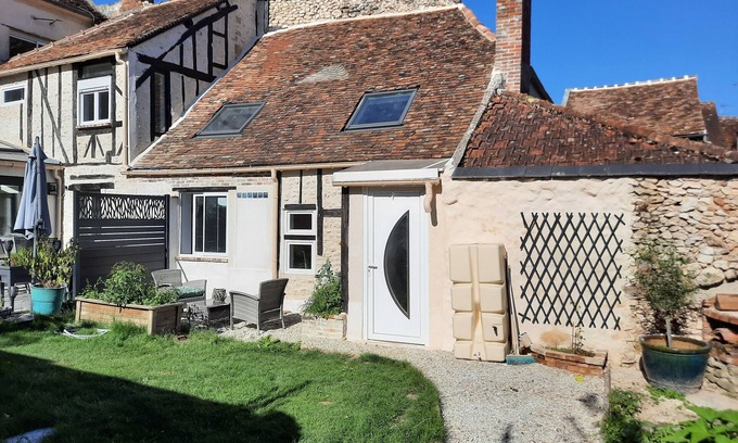 Donnemarie-Dontilly House | Charming little house in the center of town