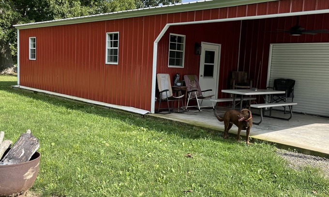 Janesville Apartment | Charming Little Red Shed in the Country