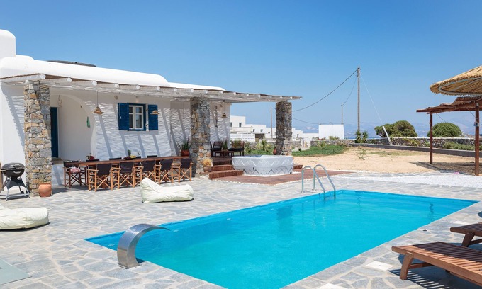 Logaras Villa | Charming little villa Elena with private pool, Jacuzzi and sea views!