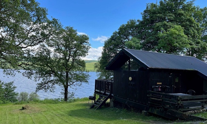 Taynuilt Cabin | Charming loch side log cabin with hot tub & stunning views across loch