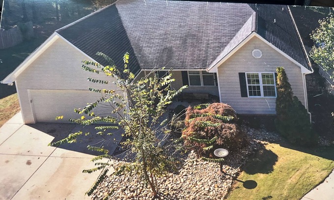 Roswell Cabin | Charming lodge in peaceful Roswell with WiFi, AC and lots of fun around.