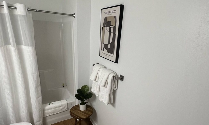 Jonesboro Apartment | Charming loft near restaurants & coffee shops