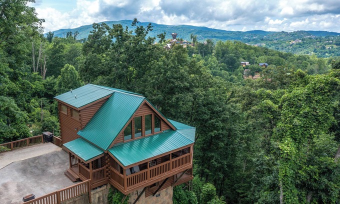 Gatlinburg Cabin | Charming Log Cabin w/a Private Hot Tub, Pool Table, Outdoor Fireplace