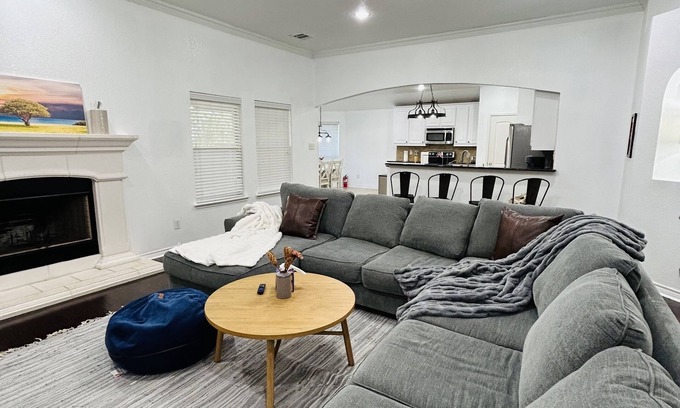 Burleson House | Charming Luxury Convenience Spacious Home Burleson