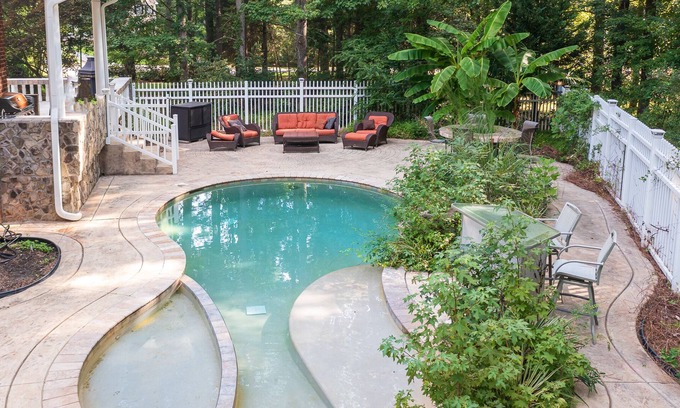 Raleigh Villa | Charming, luxury ,cozy, and secluded cozy villa on one acre fenced land