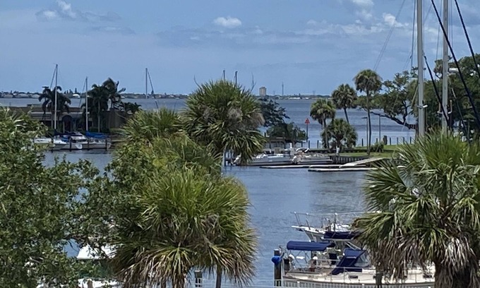 Camps Of Melbourne Condo | Charming Melbourne Harbor retreat with great view of the harbor and Indian River