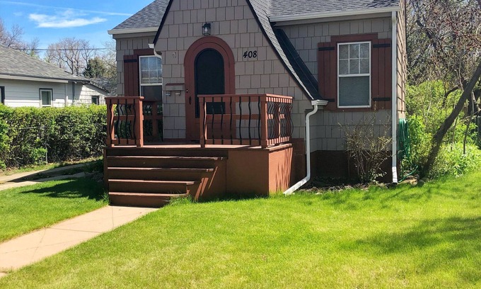 Central - Terry House | Charming Mid Century Home in Historic District