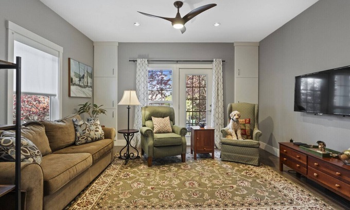Richmond Apartment | Charming Mid-Century Home Near Mt. Tabor