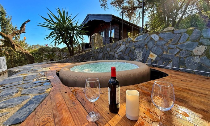 Las Pajanosas Cabin | Charming mini house in Seville with jacuzzi