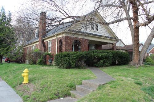 Jeffersonville House | Charming Modern Retreat Near Downtown Jeffersonville & Bob Hedge Park