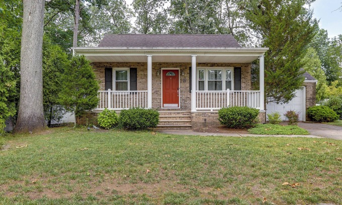 Monroe Township House | Charming Monroe Township Home - 13 Mi to RU!
