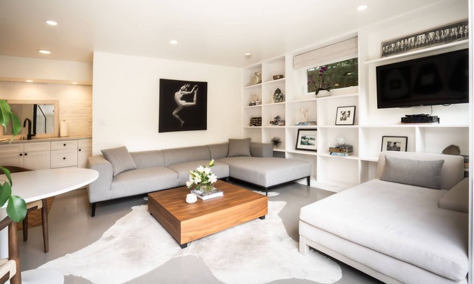 Coast Village Apartment | charming Montecito residence close to the beach, restaurants and shopping