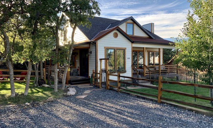 Pine Valley Cottage | Charming Mountain Cottage.