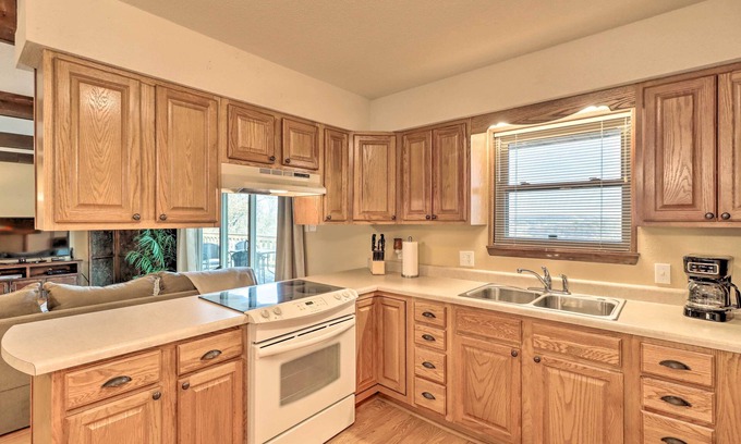 Mountain Home House | Charming Mountain Home Retreat w/ Lake Views!