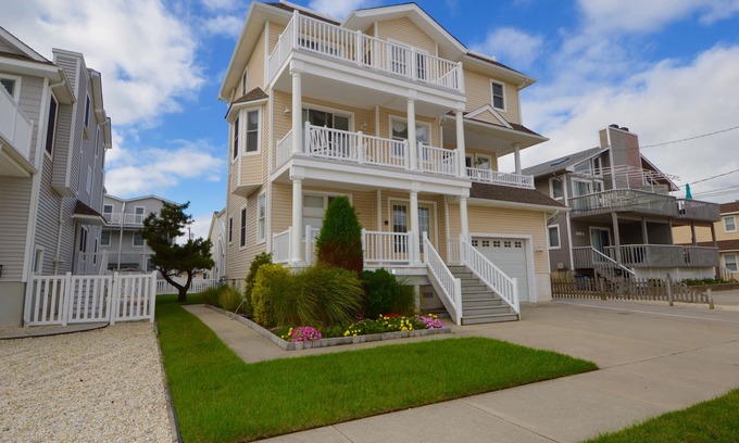 Avalon House | Charming, Newer 4 Bedroom House in Desirable Avalon, NJ