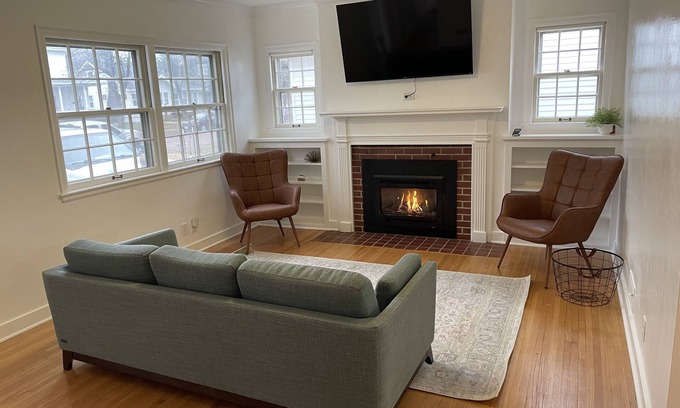 Sioux City House | Charming, newly renovated Tudor home next to Morningside University!