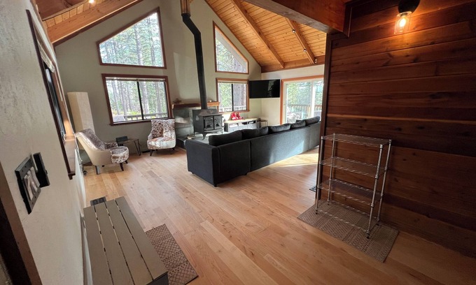 Arnold Cabin | Charming newly renovated 3-bedroom cabin in delightful Blue Lake Springs,Arnold