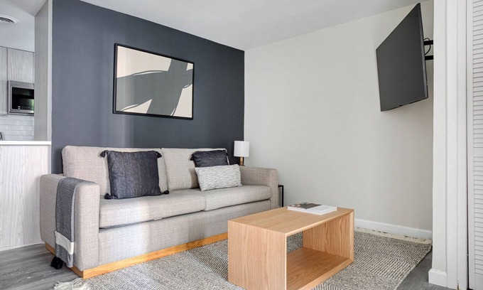 North End Apartment | Charming North End 2BR on Salem Street by Blueground