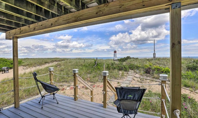 Salisbury House | Charming Oceanfront Home on Salisbury Beach