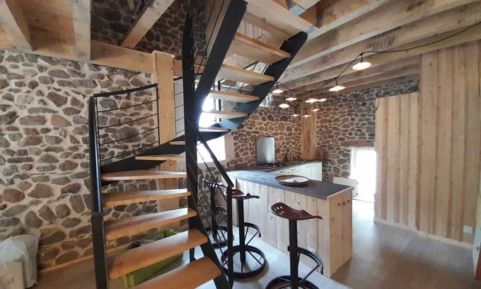 Rochefort-Montagne House | Charming old barn in the countryside