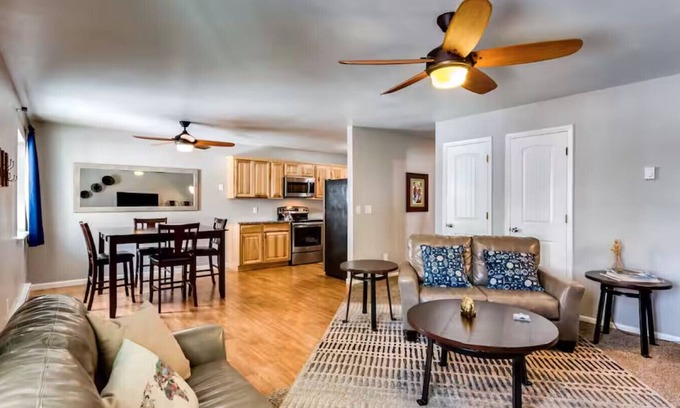 Old Town West Apartment | Charming Old Town Flat - King bed comfort