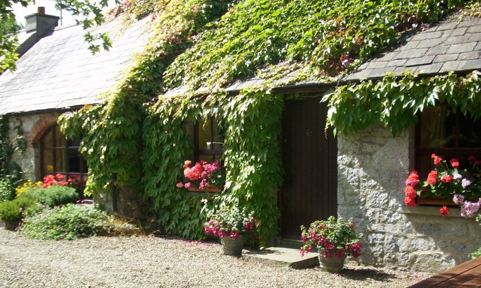 Pallaskenry Cottage | Charming old-world country cottage, near Adare