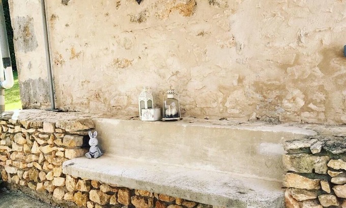 Varaignes Cottage | Charming One Bedroom Cottage