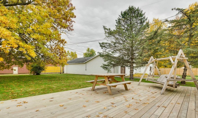 Frontier House | Charming Osseo Hideaway w/ Private Deck & Yard!