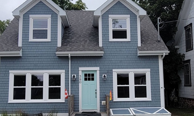 St. Andrews House | Charming outdoor dream patio/bar/BBQ 3BR home