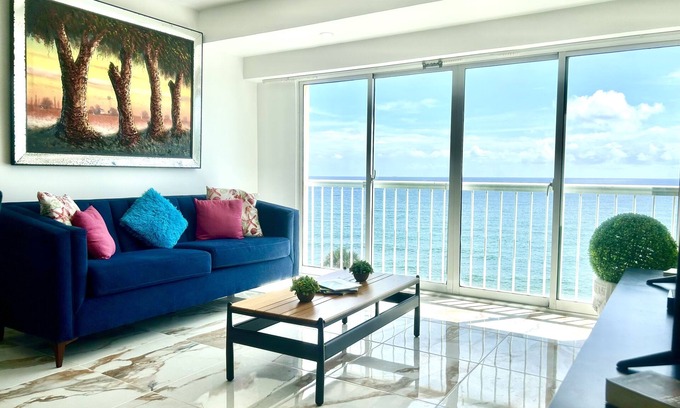 Ciudad Universitaria Apartment | Charming Paradise Loft Style Malecon Apartment 715A
