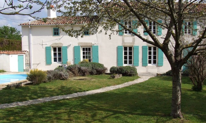 Lozay House | Charming Period House With Private Heated Pool Nr St Jean D'angely, Charente