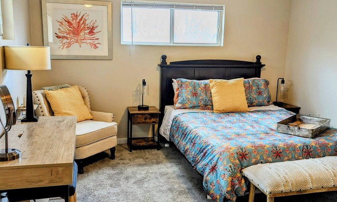Clifton Apartment | Charming, pet friendly studio in walkable Clifton, Louisville with full kitchen