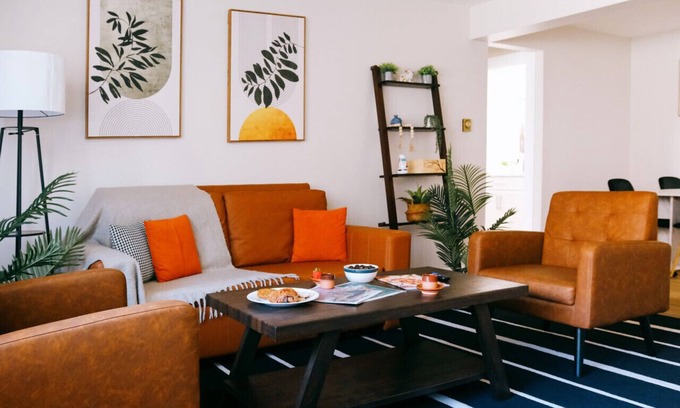 O'Hare Apartment | Charming Pinterest-Perfect Cozy 1-Bedroom Retreat