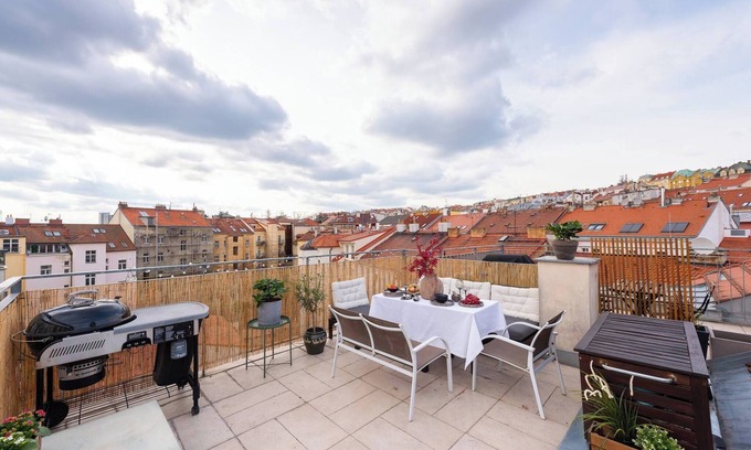 Vinohrady Apartment | Charming Prague Apartment in Vršovice with Roof Terrace