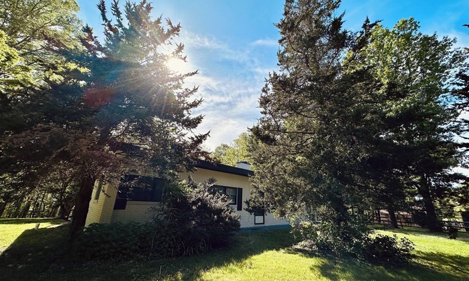 Avery Creek House | Charming private 2-bedroom house in South Asheville - pet-friendly
