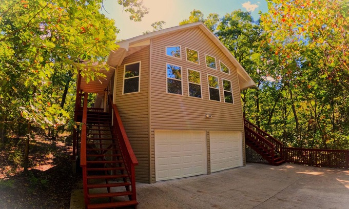 Camdenton House | Charming Private Setting Tree House, Fully Immersed In Nature On 2+ Acres