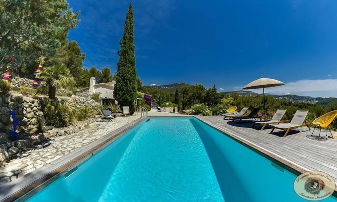 Sanary-sur-Mer House | Charming property with heated swimming pool and tennis court