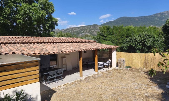Mezel Cottage | Charming Provencal country house in the heart of the Alps of Haute Provence