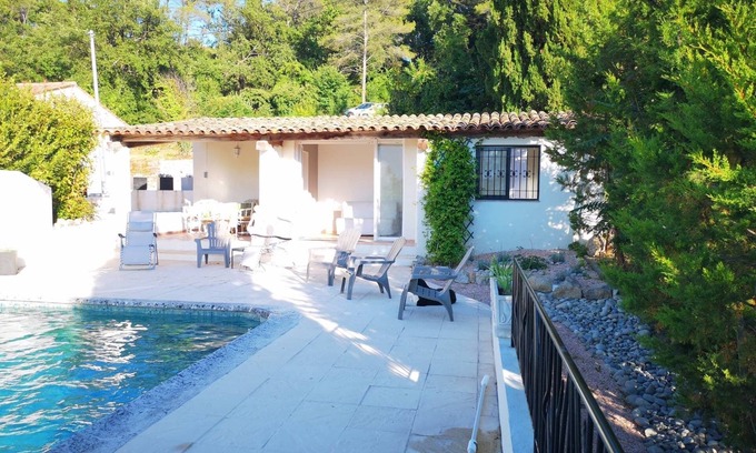 Les Baraques House | Charming Provencal farmhouse with swimming pool and superb view of the Grasse hills